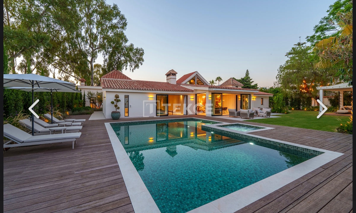 Elegante Villa con Jardín y Piscina en Marbella, Málaga