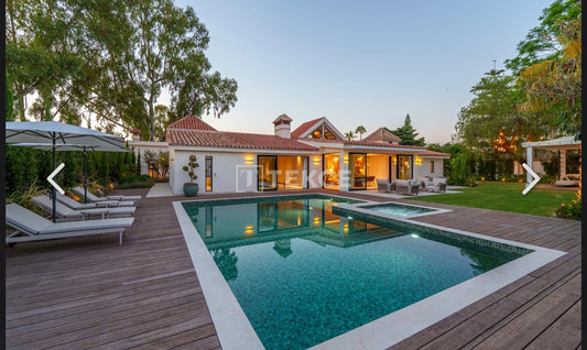 Elegante Villa con Jardín y Piscina en Marbella, Málaga
